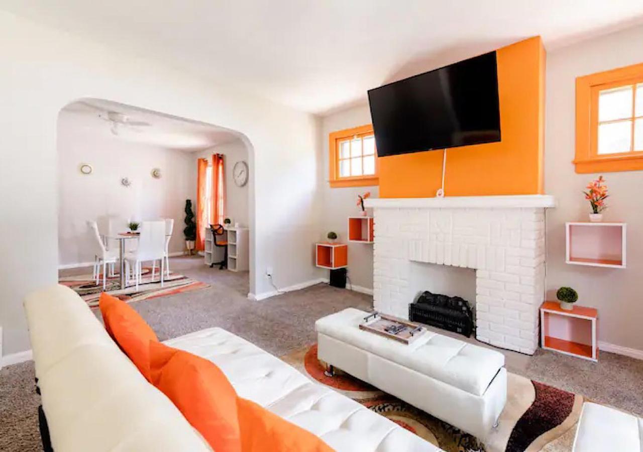 La Naranja Retreat - Cozy Duplex Near Downtown With Parking, 300 Mb Wifi & Self Check In Villa Cleveland Exterior photo