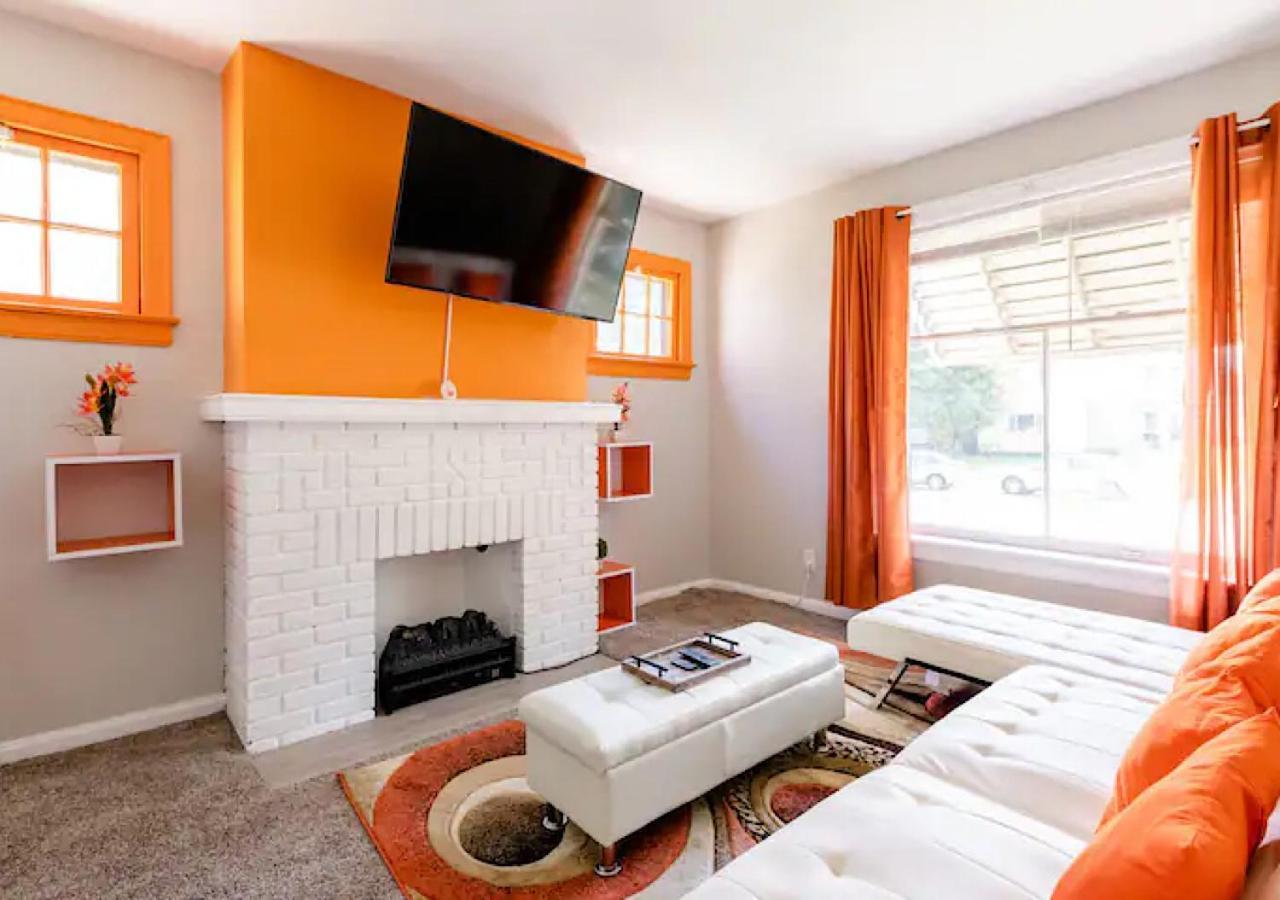 La Naranja Retreat - Cozy Duplex Near Downtown With Parking, 300 Mb Wifi & Self Check In Villa Cleveland Exterior photo