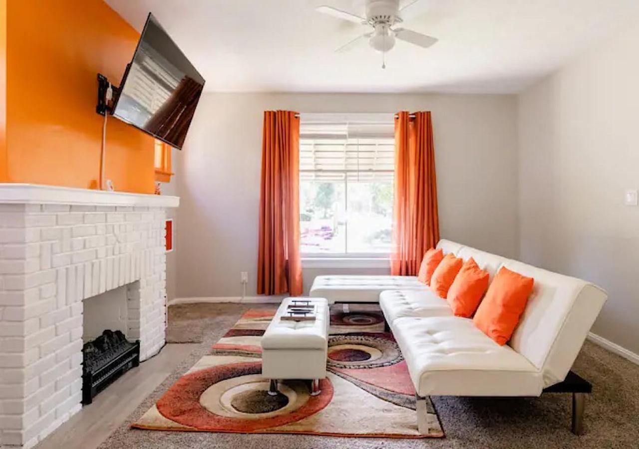 La Naranja Retreat - Cozy Duplex Near Downtown With Parking, 300 Mb Wifi & Self Check In Villa Cleveland Exterior photo